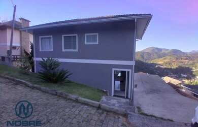 Imagem: A casa em condomínio possui 3 Dormitórios, 3 Banheiros, 141m²