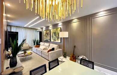 Imagem: A casa possui 3 Dormitórios, 2 Banheiros, 2 Vagas na garagem