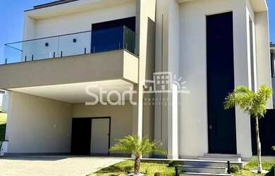 Imagem: A casa em condomínio possui 3 Dormitórios, 4 Banheiros, 2