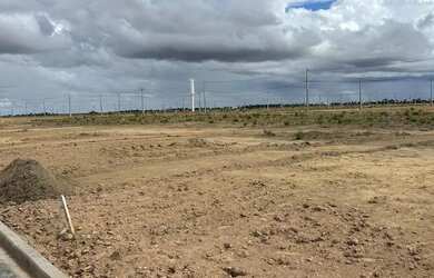 Imagem: O terreno possui 360m² de Área e Imóvel novo e está localizado