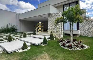 Imagem: A casa possui 4 Dormitórios, 3 Banheiros, 4 Vagas na garagem