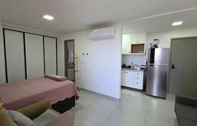 Imagem: O apartamento possui 1 Dormitório, 1 Banheiro, 1 Vaga na garagem