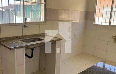 Imagem: A casa possui 1 Dormitório, 1 Banheiro, 1 Vaga na garagem e