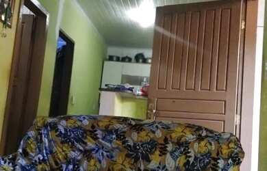 Imagem: A casa possui 2 Dormitórios, 1 Banheiro, 80m² de Área e Imóvel