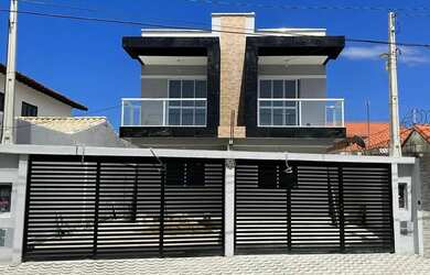 Imagem: A casa possui 3 Dormitórios, 4 Banheiros, 2 Vagas na garagem