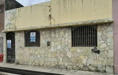 Imagem: A casa possui 3 Dormitórios, 3 Banheiros, 1 Vaga na garagem