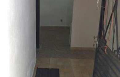 Imagem: A casa possui 1 Dormitório e 1 Banheiro e está localizado