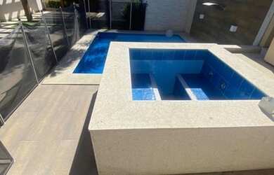 Imagem: A casa em condomínio possui 4 Dormitórios, 5 Banheiros, 3