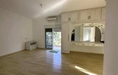 Imagem: A casa em condomínio possui 4 Dormitórios, 5 Banheiros, 408m²