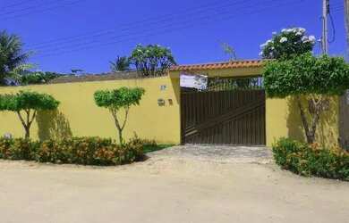 Imagem: A casa possui 3 Dormitórios, 4 Banheiros, 3 Vagas na garagem