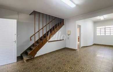 Imagem: A casa possui 2 Dormitórios, 1 Banheiro, 2 Vagas na garagem