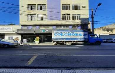 Imagem: O apartamento possui 2 Dormitórios, 1 Banheiro e 76m² de Área