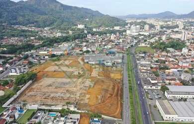 Imagem: O terreno possui 54.412m² de Área e está localizado em Centro