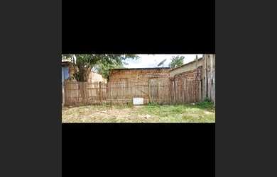 Imagem: A casa possui 2 Dormitórios, 1 Banheiro e está localizado