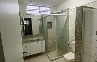 Imagem: A casa possui 4 Dormitórios, 3 Banheiros, 1 Vaga na garagem