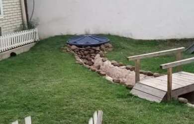 Imagem: A casa possui 3 Dormitórios, 1 Banheiro, 1 Vaga na garagem