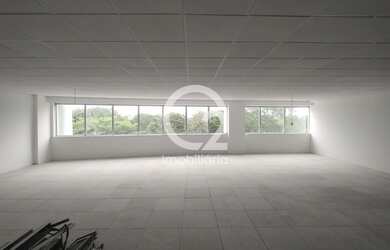 Imagem: O depósito possui 5 Vagas na garagem, 202m² de Área e está