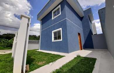 Imagem: A casa possui 2 Dormitórios, 2 Banheiros, 2 Vagas na garagem