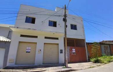 Imagem: A kitnet possui 1 Dormitório, 1 Banheiro, 1 Vaga na garagem