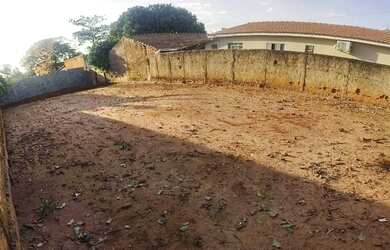 Imagem: O terreno possui 363m² de Área e está localizado em Vila