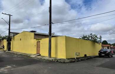 Imagem: A casa possui 4 Dormitórios, 1 Banheiro, 175m² de Área e