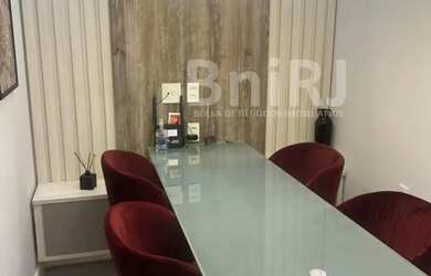 Imagem: O depósito possui 1 Vaga na garagem, 30m² de Área e está