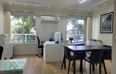 Imagem: O depósito possui 1 Vaga na garagem, 33m² de Área e está