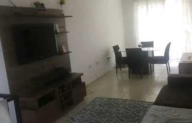 Imagem: A casa possui 2 Dormitórios, 1 Banheiro, 2 Vagas na garagem