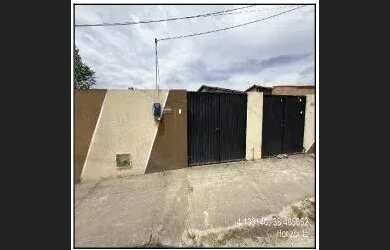 Imagem: A casa possui 1 Dormitório, 1 Banheiro, 1 Vaga na garagem