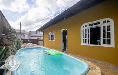 Imagem 2: Belíssima casa com 3 dormitórios no bairro Itoupava Central