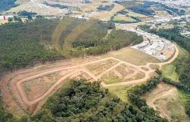 Imagem: O terreno possui 300m² de Área e está localizado em Santa