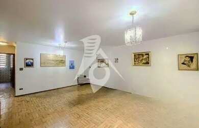 Imagem: A casa possui 3 Dormitórios, 4 Banheiros, 4 Vagas na garagem