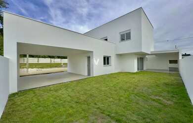 Imagem: A casa em condomínio possui 4 Dormitórios, 4 Banheiros, 4