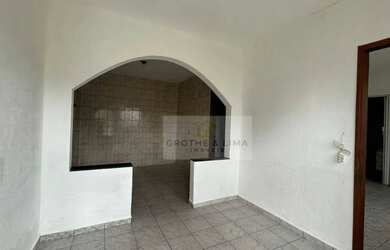 Imagem: A casa possui 2 Dormitórios, 3 Banheiros, 2 Vagas na garagem