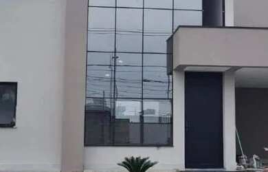 Imagem: A casa em condomínio possui 3 Dormitórios, 3 Banheiros, 4