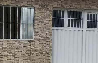 Imagem: A casa possui 2 Dormitórios, 2 Banheiros, 1 Vaga na garagem