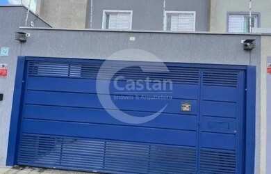 Imagem: A casa possui 3 Dormitórios, 3 Banheiros, 2 Vagas na garagem