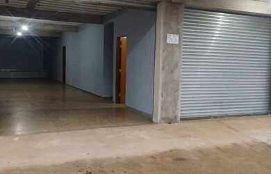 Imagem: O depósito possui 5 Vagas na garagem, 180m² de Área e está
