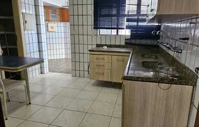 Imagem: O apartamento possui 4 Dormitórios, 3 Banheiros, 2 Vagas na