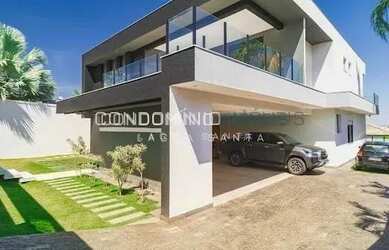 Imagem: A casa em condomínio possui 5 Dormitórios, 5 Banheiros, 4