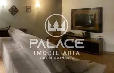 Imagem: A casa possui 2 Dormitórios, 2 Banheiros, 3 Vagas na garagem