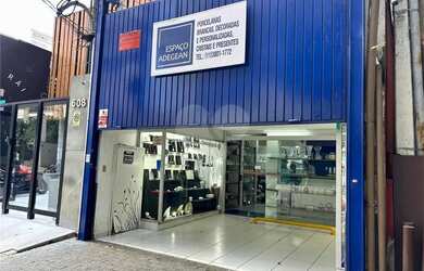 Imagem: O depósito possui 2 Vagas na garagem, 430m² de Área e está