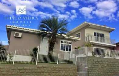 Imagem: A casa possui 3 Dormitórios, 1 Banheiro, 166m² de Área e