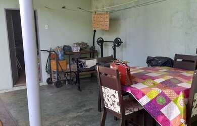 Imagem: A casa possui 4 Dormitórios, 3 Banheiros, 4 Vagas na garagem