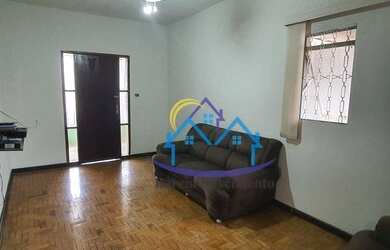 Imagem: A casa possui 3 Dormitórios, 2 Banheiros, 5 Vagas na garagem