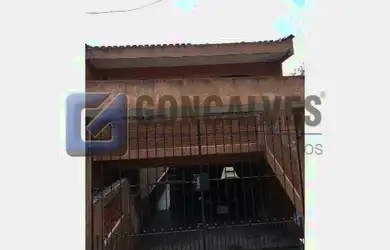 Imagem: A casa possui 3 Dormitórios, 3 Banheiros, 3 Vagas na garagem