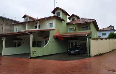 Imagem: A casa em condomínio possui 3 Dormitórios, 2 Banheiros, 2