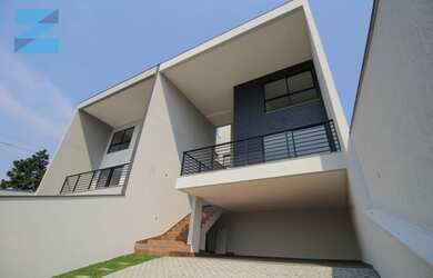 Imagem: A casa possui 3 Dormitórios, 4 Banheiros, 4 Vagas na garagem