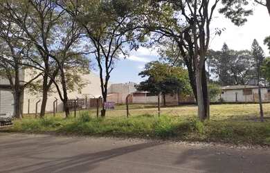 Imagem: O terreno possui 1.000m² de Área e está localizado em Porto