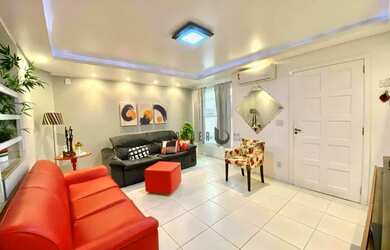 Imagem: A casa possui 3 Dormitórios, 3 Banheiros, 1 Vaga na garagem